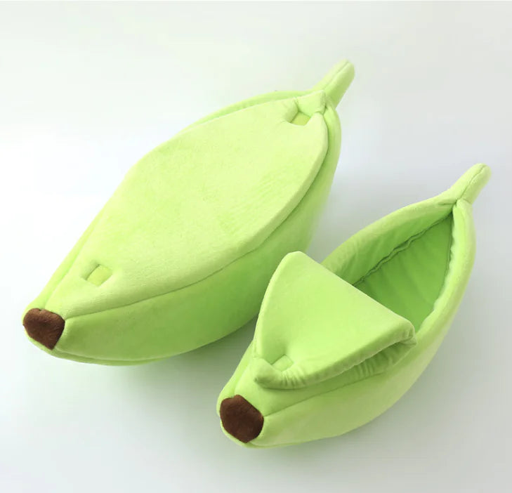 Banana-shaped pet bed
