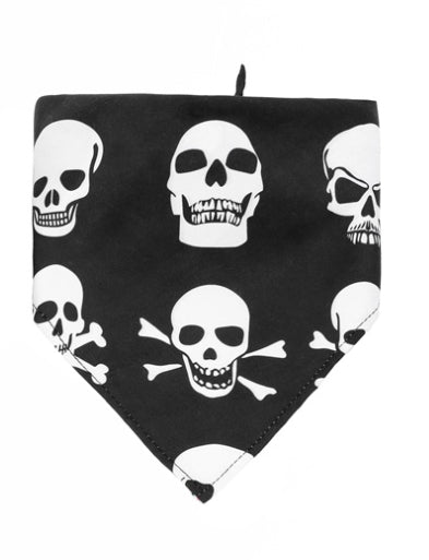 Pirate-style scarf with skull designs