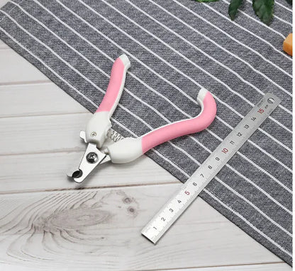Ergonomic pet nail clipper for safe and easy cutting