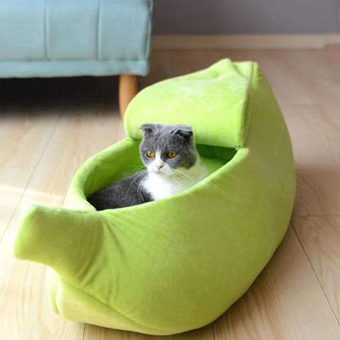 Banana-shaped pet bed